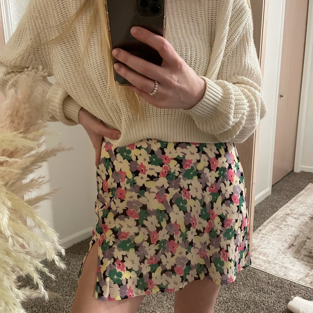 NWT Beginning Boutique Mini Floral Skirt